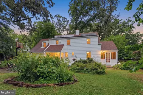 Exterior - 8902 Sudbury Rd, Silver Spring, MD 20901 photo 8 of 17