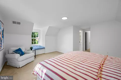 Bedroom - 13848 Turnmore Rd, Silver Spring, MD 20906 photo 6 of 8
