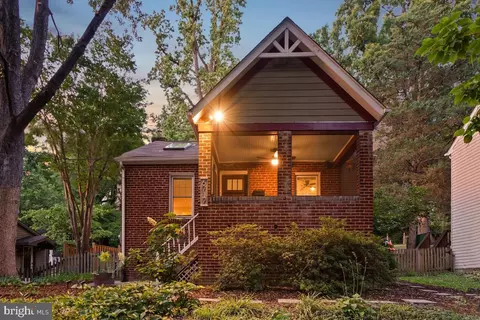 6717 Poplar Ave, Takoma Park, MD 20912