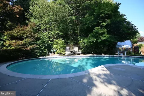 Exterior - 406 Belton Rd, Silver Spring, MD 20901 photo 2 of 10