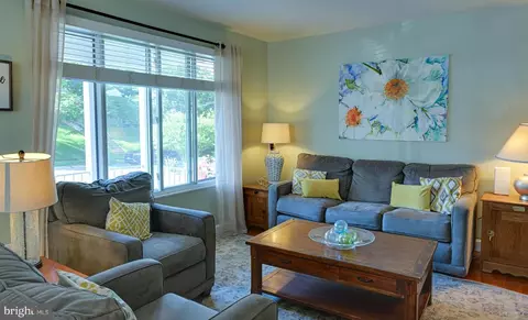 Living - 406 Belton Rd, Silver Spring, MD 20901 photo 1 of 2
