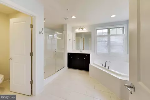 Bath - 13422 Redspire Dr, Silver Spring, MD 20906 photo 1 of 4