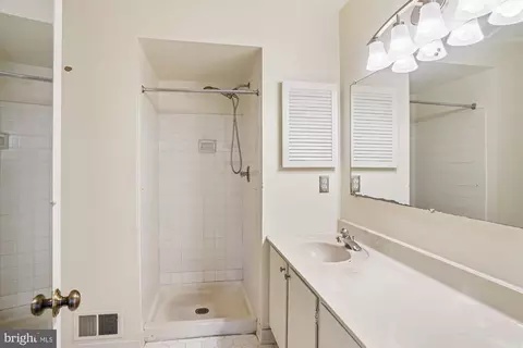 Bath - 3835 Ferrara Dr, Silver Spring, MD 20906 photo 2 of 3