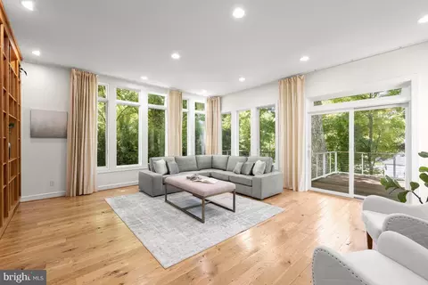 8800 Maywood Ave, Silver Spring, MD 20910 photo 6