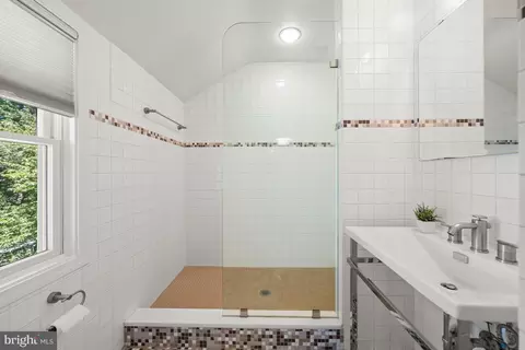 8800 Maywood Ave, Silver Spring, MD 20910 photo 20