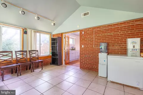 Entry Way - 10804 Lombardy Rd, Silver Spring, MD 20901 photo 5 of 6