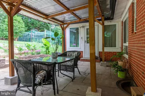 Exterior - 10804 Lombardy Rd, Silver Spring, MD 20901 photo 6 of 7