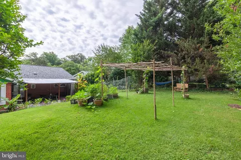 Exterior - 10804 Lombardy Rd, Silver Spring, MD 20901 photo 3 of 7