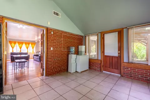 Entry Way - 10804 Lombardy Rd, Silver Spring, MD 20901 photo 6 of 6