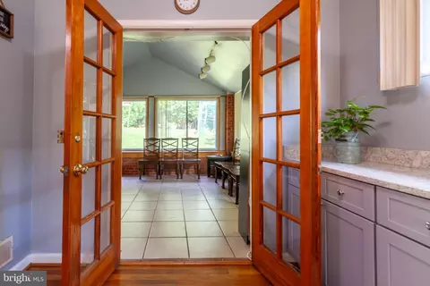 Entry Way - 10804 Lombardy Rd, Silver Spring, MD 20901 photo 3 of 6