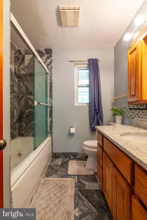 Bath - 10804 Lombardy Rd, Silver Spring, MD 20901 photo 2 of 3
