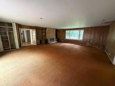 Living - 913 Windmill Ln, Silver Spring, MD 20905 photo 6 of 7
