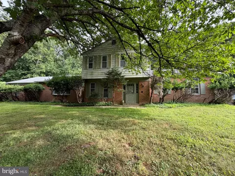 Exterior - 913 Windmill Ln, Silver Spring, MD 20905 photo 4 of 4