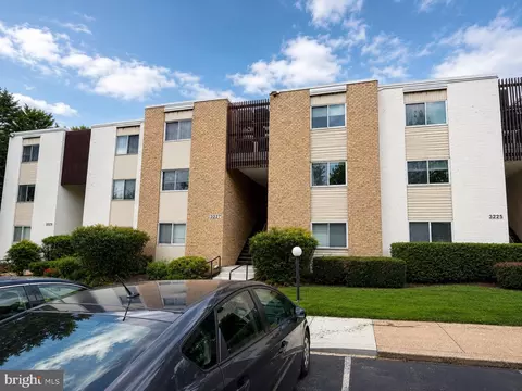 3227 University Blvd W #G21, Kensington, MD 20895