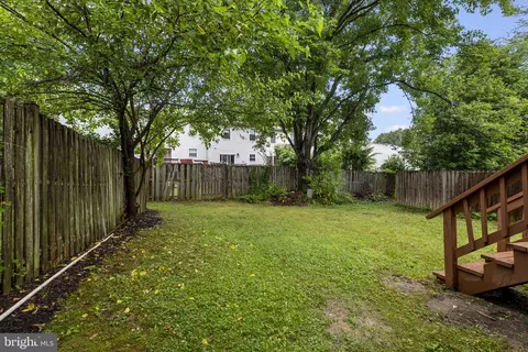 Exterior - 1104 Travis Ln, Gaithersburg, MD 20879 photo 7 of 7