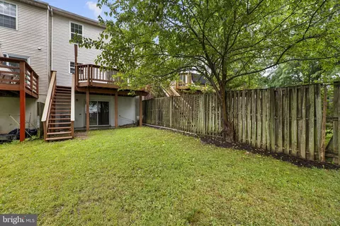 Exterior - 1104 Travis Ln, Gaithersburg, MD 20879 photo 2 of 7