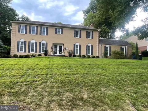 10500 Tyler Ter, Potomac, MD 20854