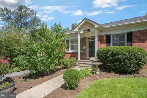 10211 Brookmoor Dr, Silver Spring, MD 20901