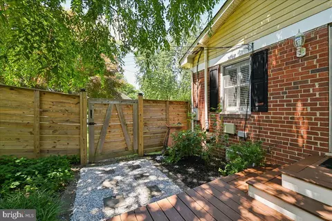 Exterior - 10211 Brookmoor Dr, Silver Spring, MD 20901 photo 3 of 6