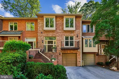 5904 Valerian Ln, Rockville, MD 20852