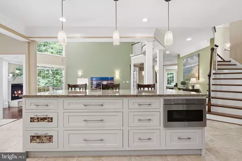 Kitchen - 19313 Cissel Manor Dr, Poolesville, MD 20837 photo 5 of 8