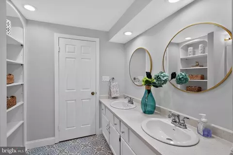 Bath - 512 Copley Ln, Silver Spring, MD 20904 photo 2 of 5