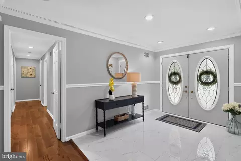 Entry Way - 512 Copley Ln, Silver Spring, MD 20904 photo 2 of 6