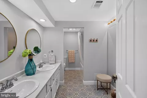 Bath - 512 Copley Ln, Silver Spring, MD 20904 photo 1 of 5