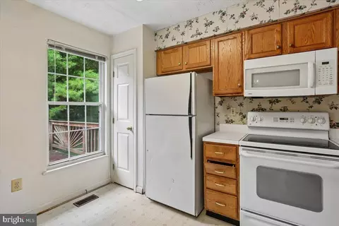 Kitchen - 66 Shadowridge Ct, Olney, MD 20832 photo 2 of 3