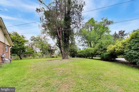 Exterior - 9210 Worth Ave, Silver Spring, MD 20901 photo 4 of 11