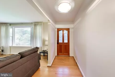 Entry Way - 9210 Worth Ave, Silver Spring, MD 20901 photo 1 of 4
