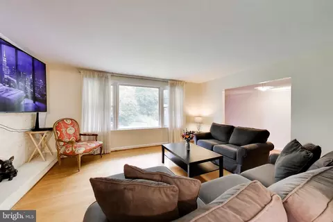 Living - 9210 Worth Ave, Silver Spring, MD 20901 photo 2 of 2