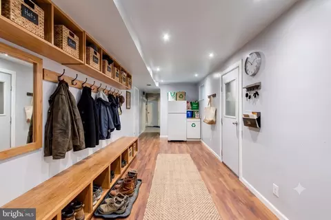 Entry Way - 9210 Worth Ave, Silver Spring, MD 20901 photo 3 of 4