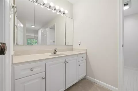 Bath - 14809 Pennfield Cir #402, Silver Spring, MD 20906 photo 1 of 2