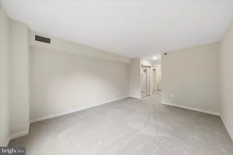 Bedroom - 14809 Pennfield Cir #402, Silver Spring, MD 20906 photo 2 of 4