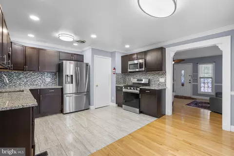 Entry Way - 12220 Centerhill St, Silver Spring, MD 20902 photo 2 of 10