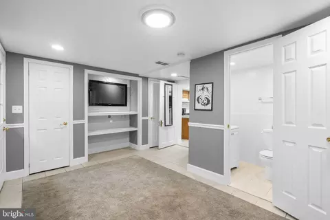 Entry Way - 12220 Centerhill St, Silver Spring, MD 20902 photo 10 of 10