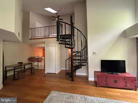 9966 Hellingly Pl #176, Montgomery Village, MD 20886