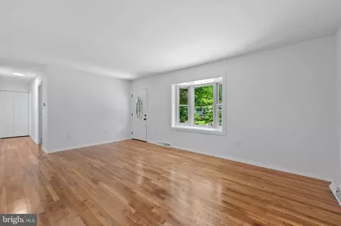 Living - 13118 Estelle Rd, Silver Spring, MD 20906 photo 4 of 5