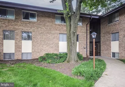 9908 Walker House Rd #9908-6, Montgomery Village, MD 20886