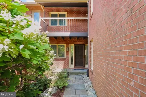 10719 Gloxinia Dr, Rockville, MD 20852