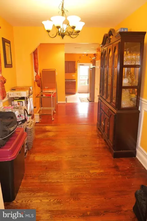 Entry Way - 809 Langley Dr, Silver Spring, MD 20901 photo 3 of 9