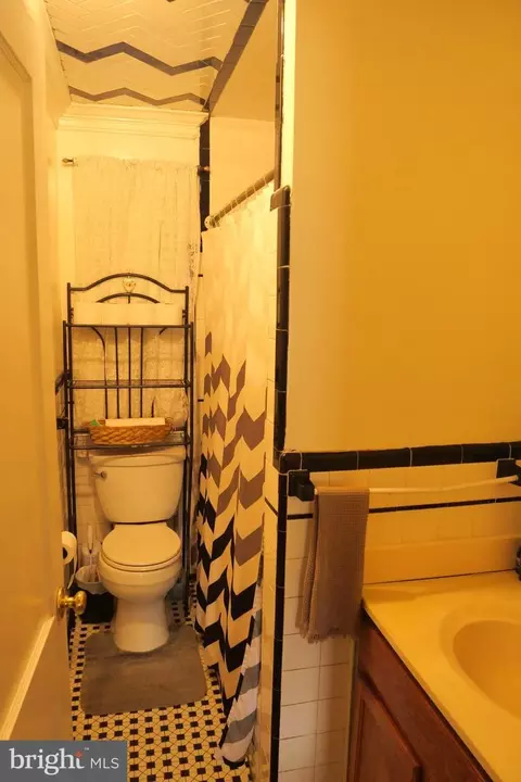 Bath - 809 Langley Dr, Silver Spring, MD 20901 photo 7 of 8