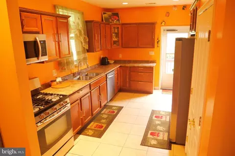 Kitchen - 809 Langley Dr, Silver Spring, MD 20901 photo 2 of 4