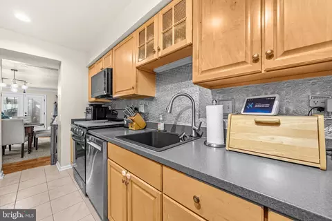 Kitchen - 632 Concerto Ln, Silver Spring, MD 20901 photo 3 of 4