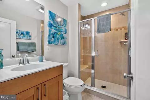 Bath - 8612 Springvale Rd, Silver Spring, MD 20910 photo 3 of 4