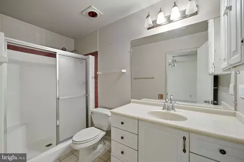 Bath - 14919 Hydrus Rd, Silver Spring, MD 20906 photo 1 of 2