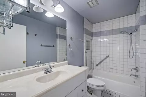 Bath - 14919 Hydrus Rd, Silver Spring, MD 20906 photo 2 of 2