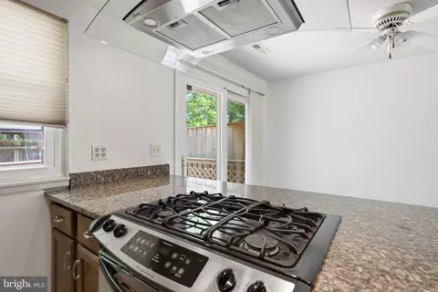 Kitchen - 14919 Hydrus Rd, Silver Spring, MD 20906 photo 4 of 5