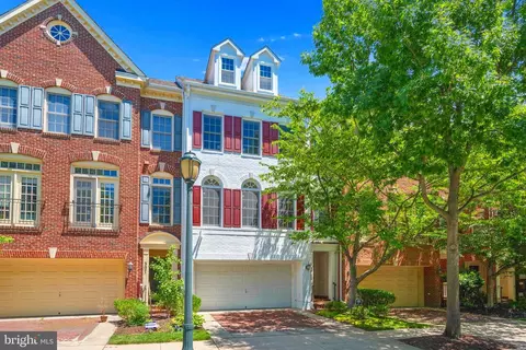 309 Oak Knoll Ter, Rockville, MD 20850